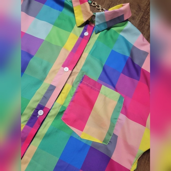 FREE W BUNDLE Chic Me peekaboo chain detail high low shirt - Picture 2 of 10